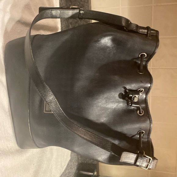 Burberry Bucket bag excellent condition. - Picture 2 of 10